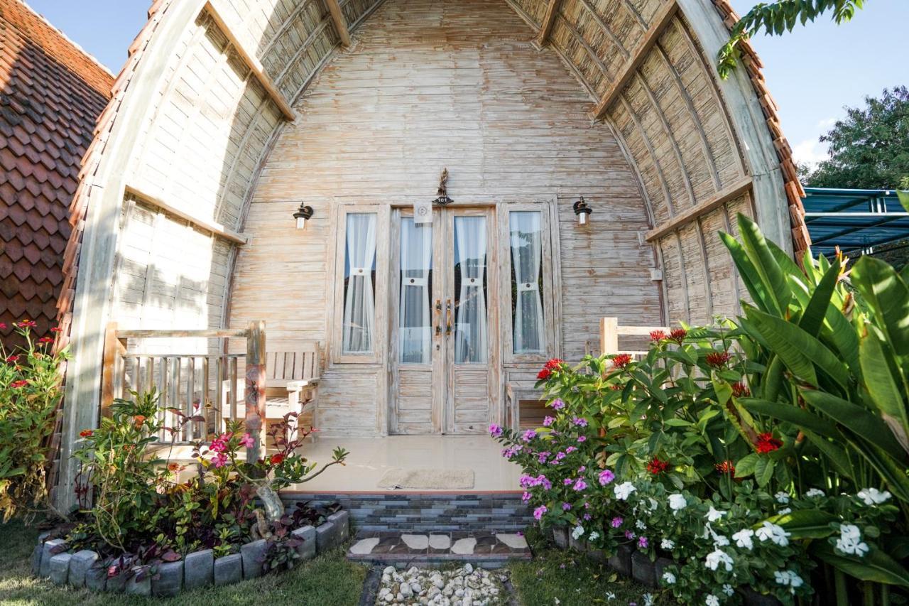 Unicorn Bungalow Batununggul Exterior foto
